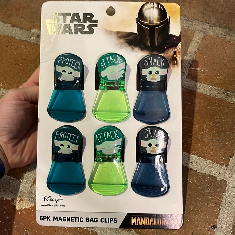 Star Wars Mandalorian Bag Clips- Magnetic